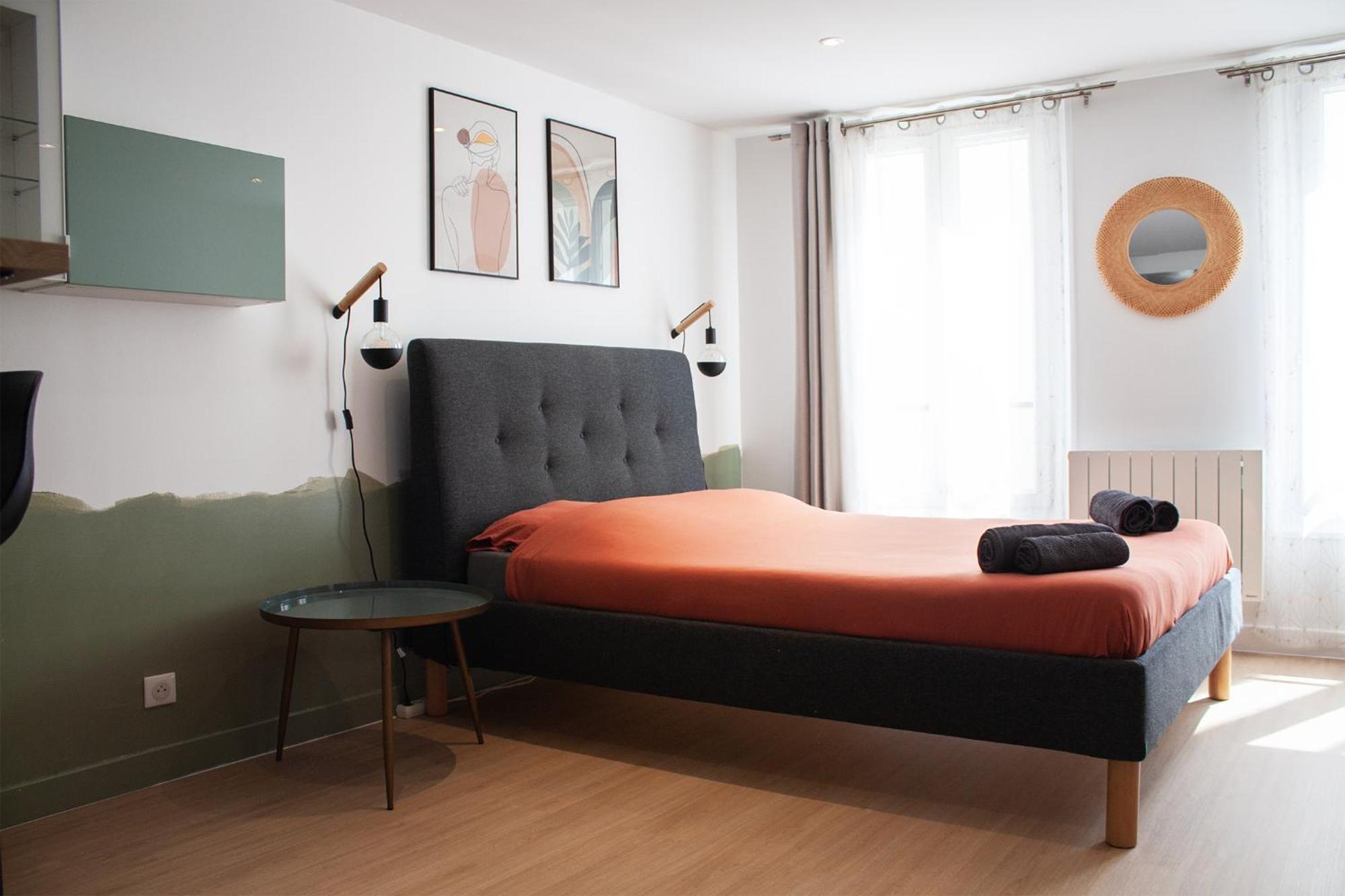 Апартаменты Studio Cosy En Plein Coeur Historique De Понтуаз Экстерьер фото